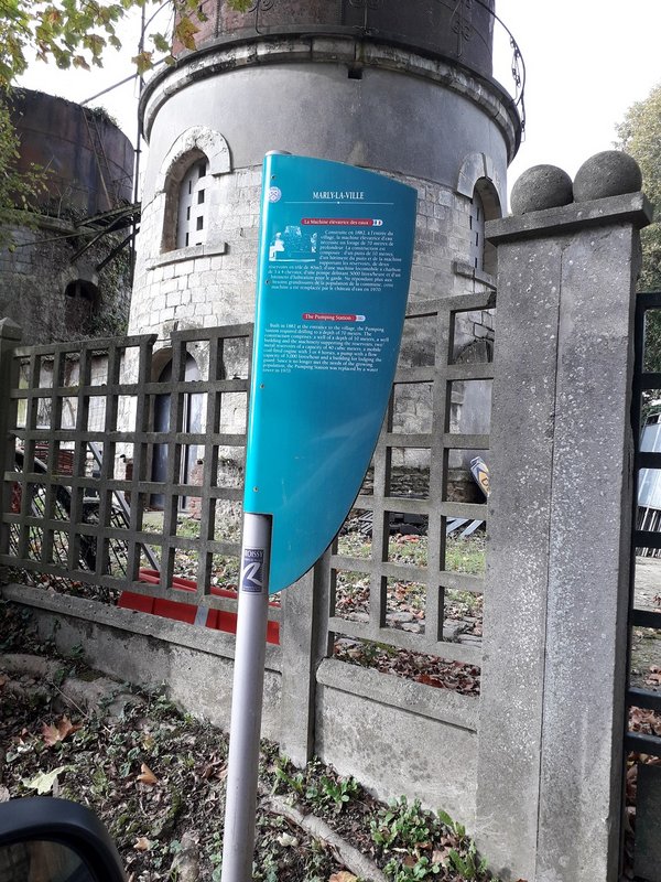 Panneau actuel à Marly-la-Ville devant la machine élévatrice des eaux
